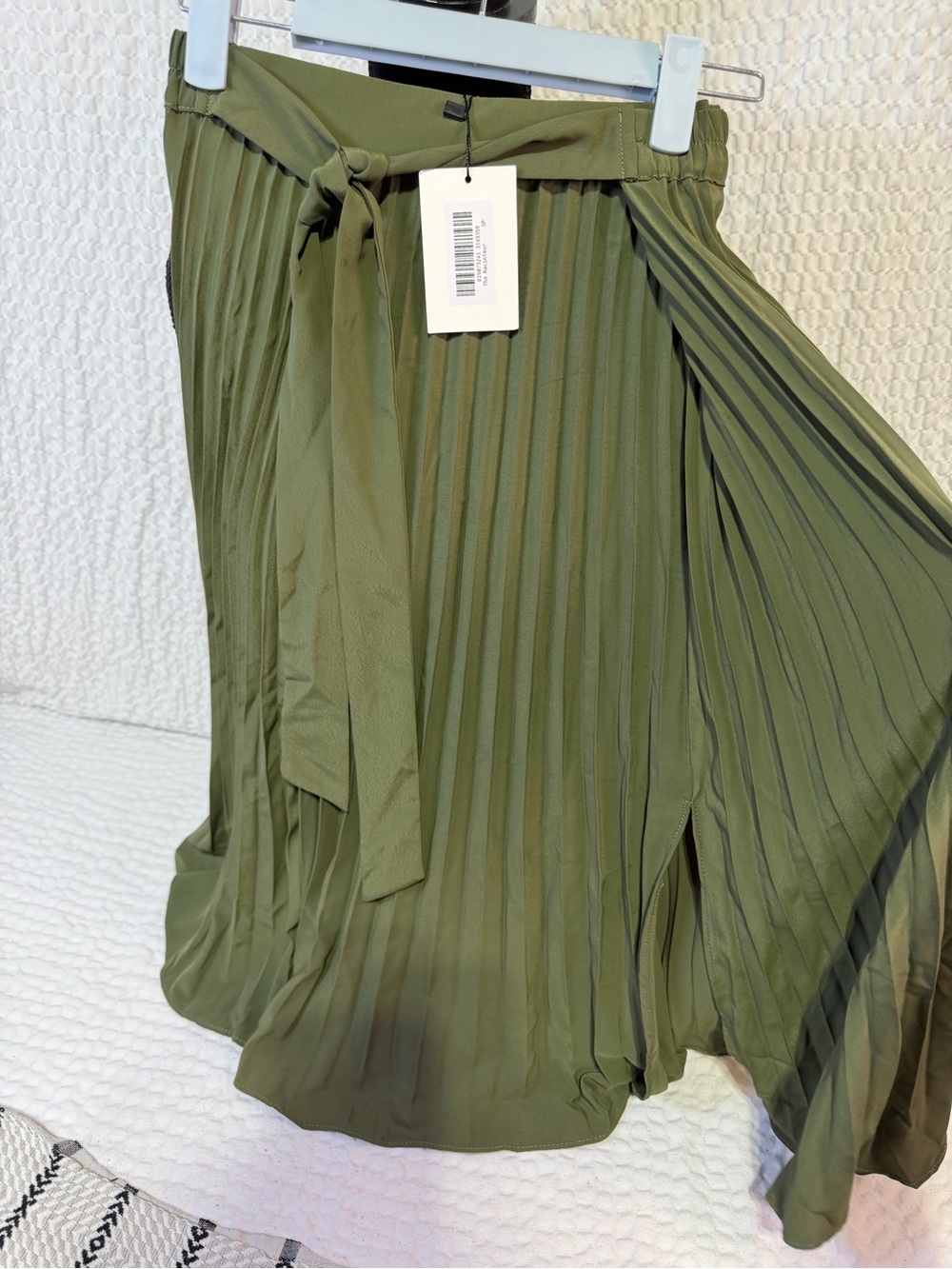 Pleated Tie-Waist Midi Skirt in Olive Green